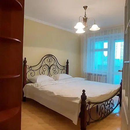 Трикімнатна Карпенка Біля Порт-Сіті Apartment Lutsk Exterior photo