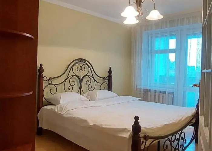 Трикімнатна Карпенка Біля Порт-Сіті