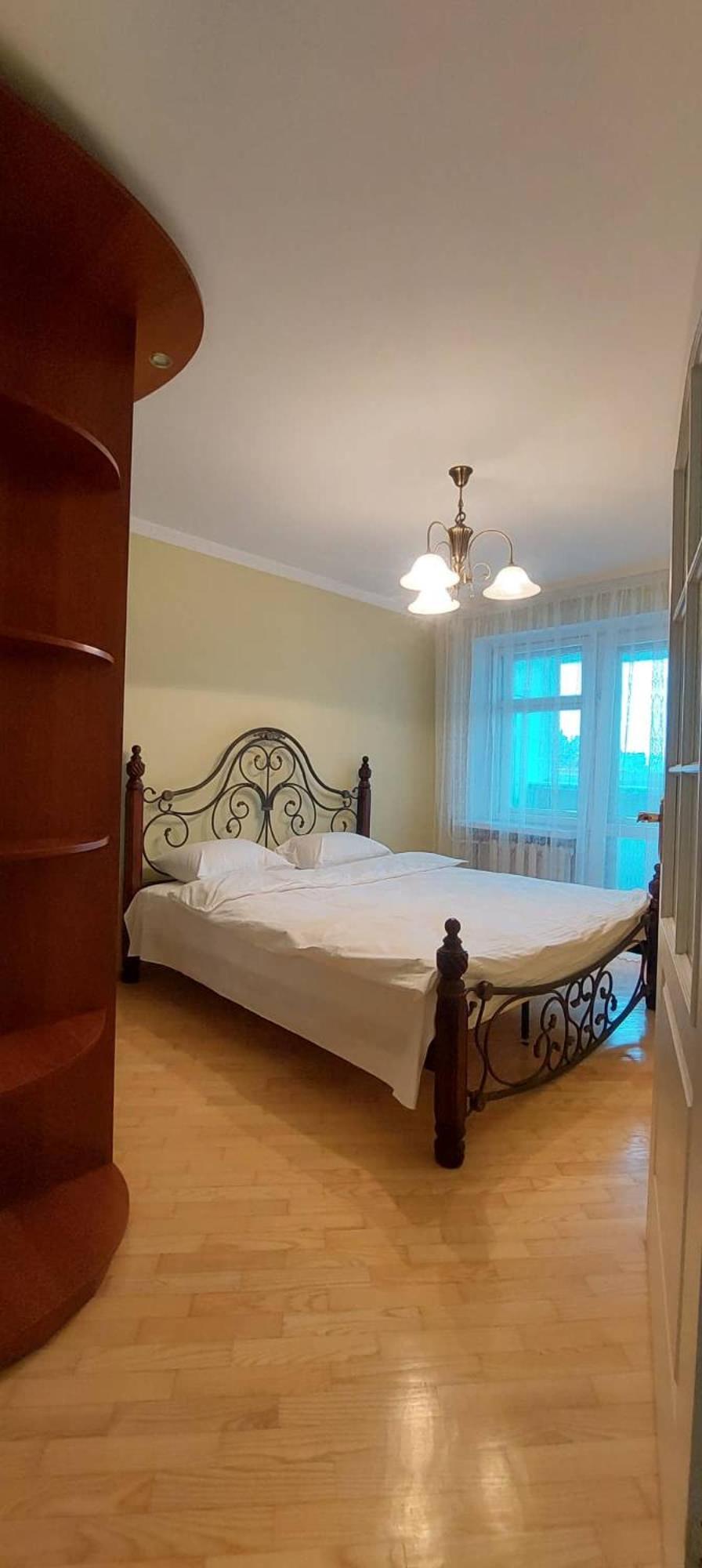 трикімнатна карпенка біля порт-сіті Apartment Lutsk