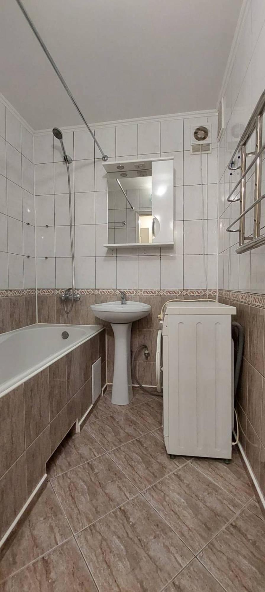трикімнатна карпенка біля порт-сіті Apartment Lutsk