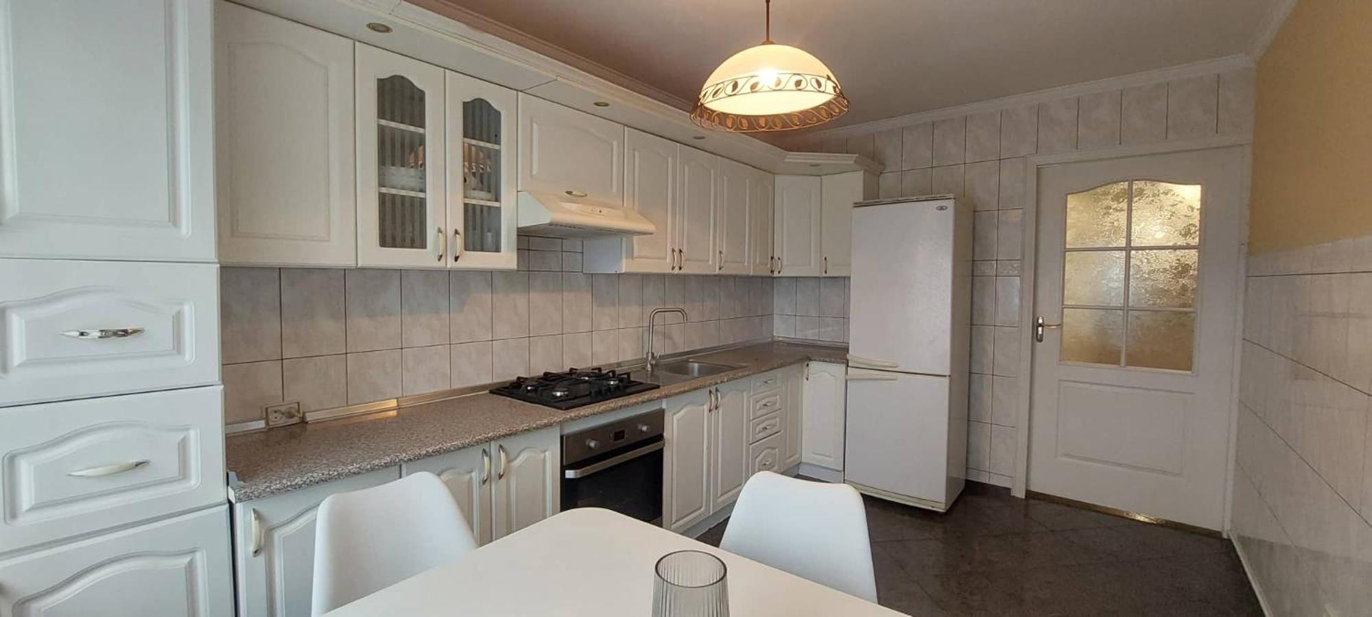 Apartment трикімнатна карпенка біля порт-сіті *